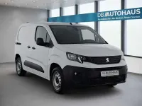 Gebraucht Peugeot Partner Premium 131 PS (96 kW) 2022 Weiß Van / Kleinbus
