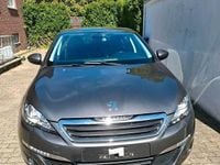 Gebraucht Peugeot 308 110 PS (80 kW) 2016 Grau Kleinwagen