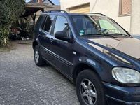 Gebraucht Mercedes ML270 163 PS (119 kW) 2000 Schwarz SUV