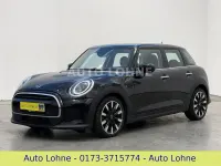 Gebraucht Mini Cooper Classic 136 PS (100 kW) 2021 Schwarz Kleinwagen