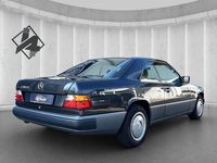 Gebraucht Mercedes E230 132 PS (97 kW) 1991 Schwarz Kleinwagen