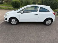 Gebraucht Opel Corsa Edition 69 PS (50 kW) 2012 Weiß Kleinwagen