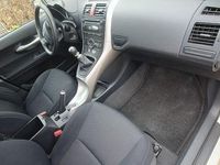 Gebraucht Toyota Auris Edition 99 PS (72 kW) 2011 Weiß Kleinwagen