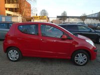 Gebraucht Nissan Pixo Acenta 68 PS (50 kW) 2010 Bright red (s) Kleinwagen