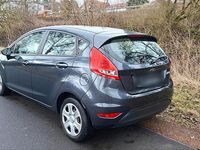 Gebraucht Ford Fiesta 82 PS (60 kW) 2010 Silber Kleinwagen