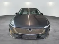 Neu Mazda 6e Takumi-Line 180 kW (245 PS) 2026 Grau Limousine