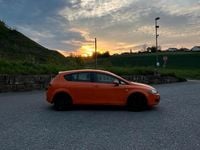 Usata Seat Leon 102 CV (75 kW) 2008 Arancione Utilitaria