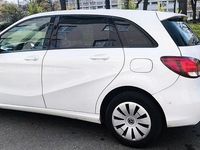 Gebraucht Mercedes B220 170 PS (125 kW) 2018 Weiß Van / Kleinbus