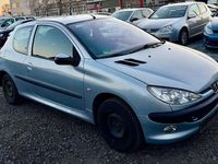 Gebraucht Peugeot 206 Tendance 75 PS (55 kW) 2004 Silber Limousine