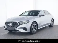 Używany Mercedes E200 204 KM (150 kW) 2024 Srebrny Sedan/Limuzyna
