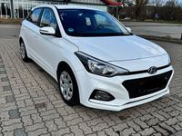 Gebraucht Hyundai i20 Select 84 PS (61 kW) 2019 Weiß Kleinwagen