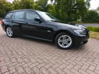 Gebraucht BMW 318 140 PS (102 kW) 2011 Schwarz Kombi