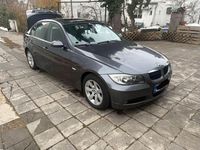 Gebraucht BMW 320 150 PS (110 kW) 2006 Grau Limousine