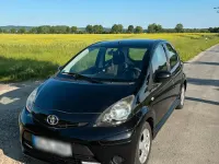 Gebraucht Toyota Aygo 68 PS (50 kW) 2013 Schwarz Kleinwagen