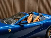 Gebraucht Ferrari 812 799 PS (587 kW) 2022 Blau Cabrio