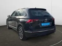 Gebraucht VW Tiguan Life 150 PS (110 kW) 2021 Deep black perleffekt SUV