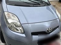 Gebraucht Toyota Yaris 99 PS (72 kW) 2010 Blau Kleinwagen