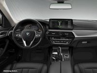 Gebraucht BMW 520 Efficient Dynamics 190 PS (139 kW) 2022 Mineralweiss metallic Kombi