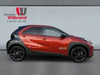 Gebraucht Toyota Aygo X Team 72 PS (52 kW) 2024 3u4)/ black mica (209) (rot SUV