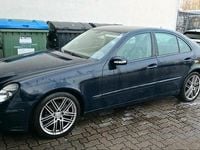 Gebraucht Mercedes E240 177 PS (130 kW) 2003 Blau Limousine