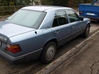 Gebraucht Mercedes E300 179 PS (131 kW) 1987 Blau metallic Limousine