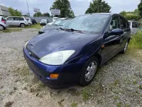 Gebraucht Ford Focus Trend 101 PS (74 kW) 2001 Blau Limousine