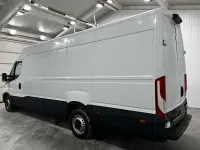 Używany Iveco Daily 156 KM (114 kW) 2023 Biały Van