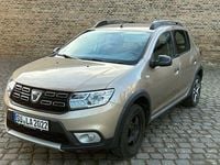 Gebraucht Dacia Sandero Essentiel 90 PS (66 kW) 2019 Gelb Limousine
