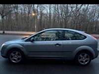 Gebraucht Ford Focus 100 PS (73 kW) 2004 Grau Kombi