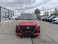 Gebraucht Mercedes V250 Style 190 PS (139 kW) 2025 Hyazinthrot metallic Van / Kleinbus