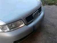 Usado Audi A4 101 CV (74 kW) 2000 Plateado Berlina
