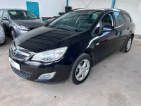 Gebraucht Opel Astra Design Edition 101 PS (74 kW) 2012 Schwarz Kombi