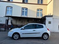 Gebraucht Renault Clio III 75 PS (55 kW) 2011 Weiß Kleinwagen