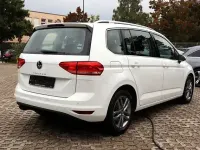 Gebraucht VW Touran Highline 150 PS (110 kW) 2022 Weiß Van / Kleinbus