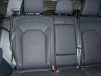 Gebraucht Land Rover Defender SE Dynamic 202 PS (148 kW) 2023 Pangea green (metallic) SUV