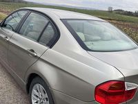Gebraucht BMW 318 129 PS (94 kW) 2007 Gold Limousine