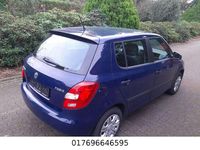 Gebraucht Skoda Fabia Ambition 60 PS (44 kW) 2013 Blau Kleinwagen