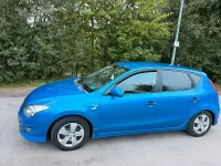 Gebraucht Hyundai i30 109 PS (80 kW) 2010 Blau Limousine