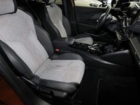 Gebraucht Peugeot e-2008 73 kW (100 PS) 2022 Lackierung orange fusion/typ aus SUV