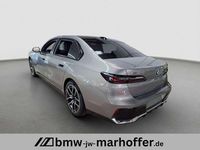 Gebraucht BMW 740 M Sport 286 PS (210 kW) 2025 Oxidgrau metallic Limousine