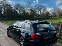 Gebraucht BMW 320 177 PS (130 kW) 2008 Schwarz Kombi