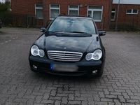 Gebraucht Mercedes 220 150 PS (110 kW) 2005 Schwarz Kombi