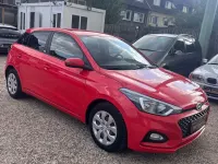 Gebraucht Hyundai i20 Select 101 PS (74 kW) 2020 Rot Kleinwagen