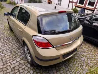 Gebraucht Opel Astra 105 PS (77 kW) 2004 Gold Limousine