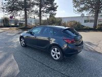 Gebraucht Opel Astra 110 PS (80 kW) 2012 Schwarz Limousine