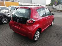 Gebraucht Toyota Aygo 68 PS (50 kW) 2010 Rot Kleinwagen