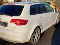 Gebraucht Audi A3 Attraction 105 PS (77 kW) 2013 Ibisweiß Kleinwagen