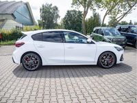 Neu Ford Focus ST 280 PS (205 kW) 2025 Frozen white Limousine