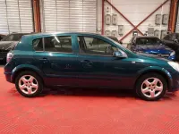 Gebraucht Opel Astra 140 PS (102 kW) 2007 Grün Limousine