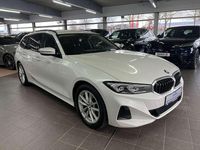 Gebraucht BMW 320 Shadowline 190 PS (139 kW) 2023 Mineralweiss Kombi